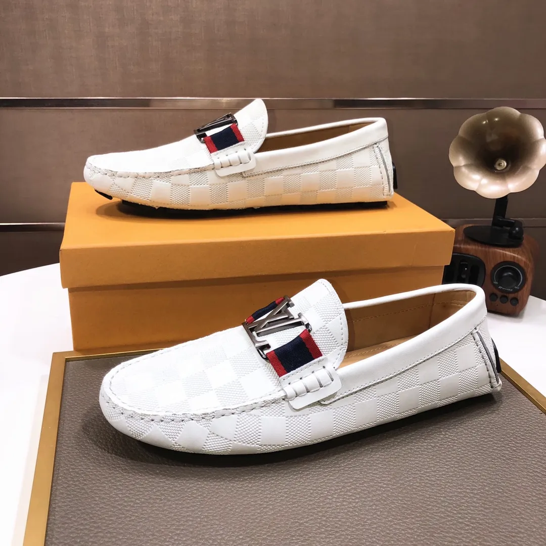 Men's men's shoes 💰420💰 [LV Doudou shoes] (water-dyed cowhide lining) new model is on the market, available on the official website. The new Doudou shoes are processed into single-color materials, and the uppers are made of imported cowhide material. The body of the shoe is fully hemmed with mark thread, and is lined with imported original cowhide leather. The elegant shoe shape is super suitable for all-matching, and the size is 38-44.